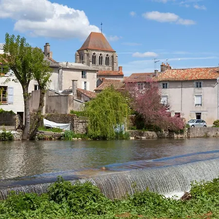 Dom wakacyjny L'oree Des Buis, Piscine Privatisable Vouillé